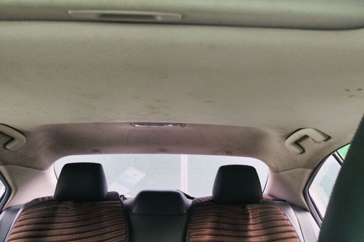 丰田 卡罗拉 2019款 1.2T S-CVT GL-i精英版中控内饰22