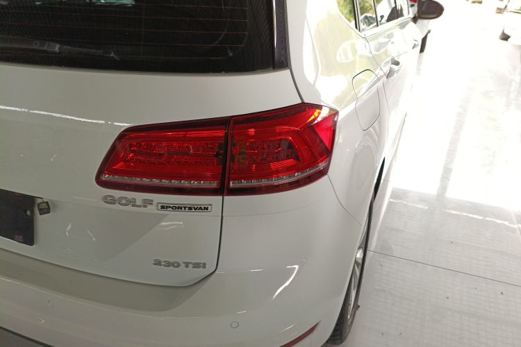 大众 高尔夫·嘉旅 2016款 230TSI 自动进取型车身外观9