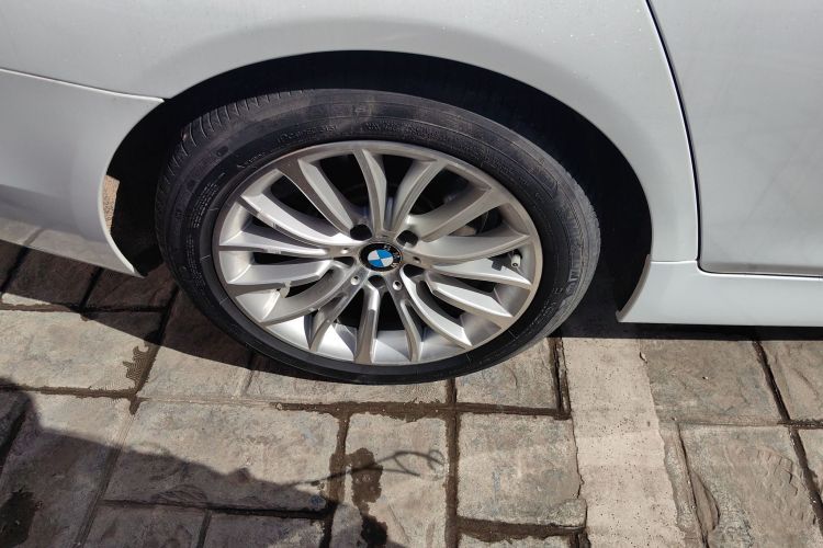 宝马5系 2017款 525Li 豪华设计套装车身外观6008