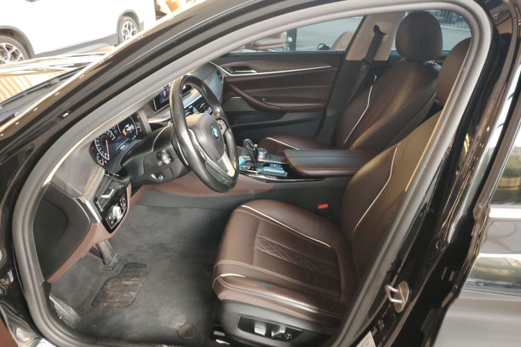 宝马5系 2019款 530Li 尊享型 豪华套装局部细节19