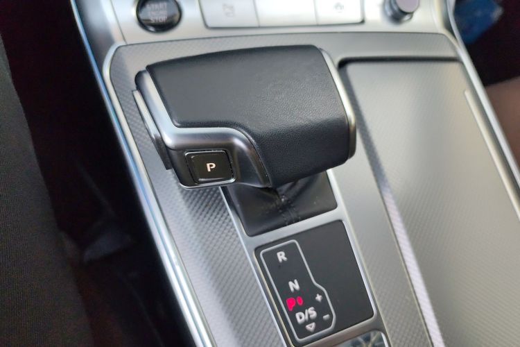 奥迪A6L 2023款 改款 45 TFSI 臻选动感型中控内饰18