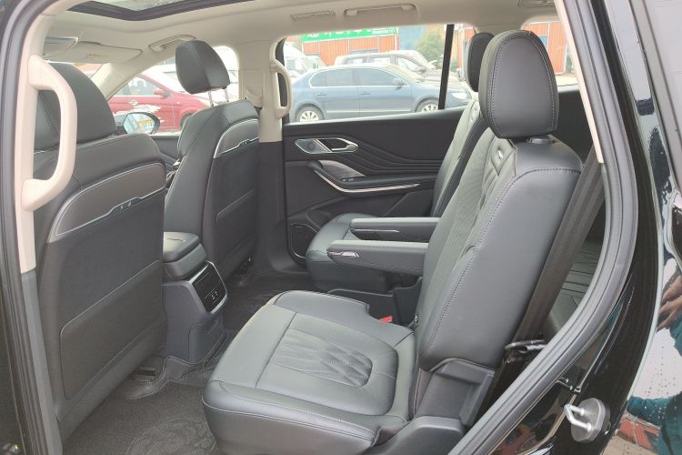 红旗HS7 PHEV 2024款 2.0T PHEV 两驱旗享版 6座中控内饰21