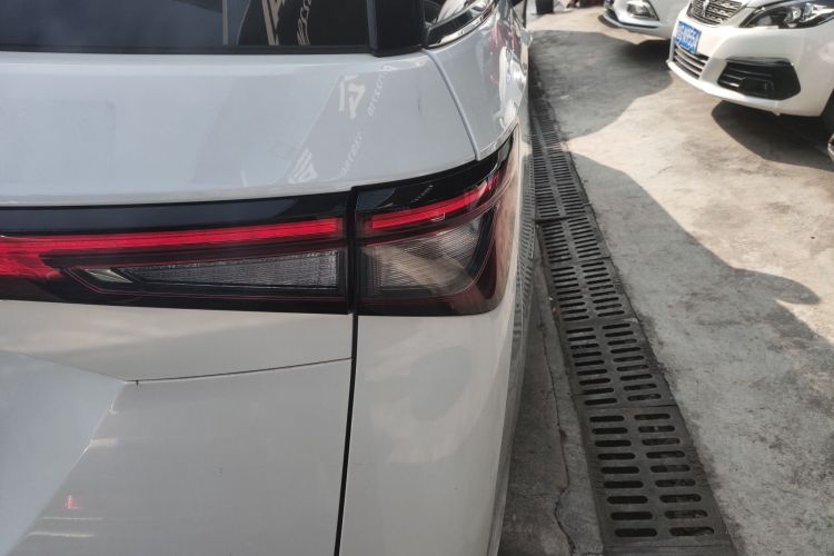 五菱汽车 五菱佳辰 2022款 1.5T 手动轻享活力型车身外观6006