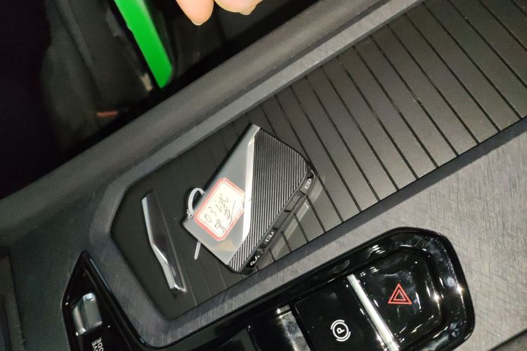 领克03 2025款 2.0TD DCT冠军版Pro中控内饰11