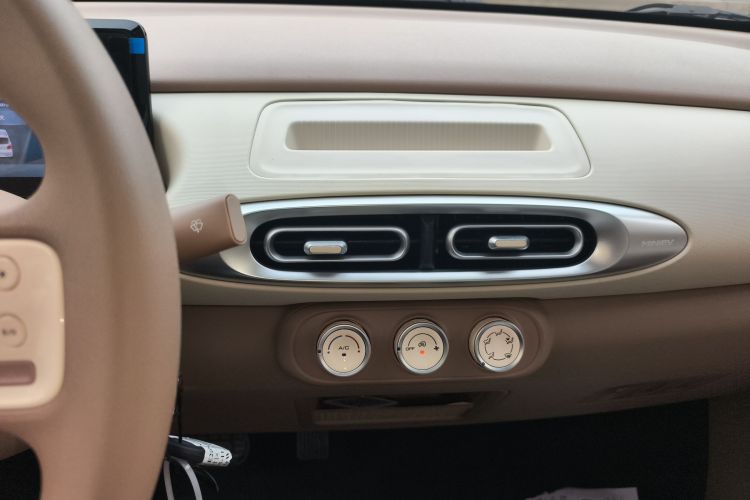 五菱汽车 宏光MINIEV 2025款 四门版 进阶款中控内饰16