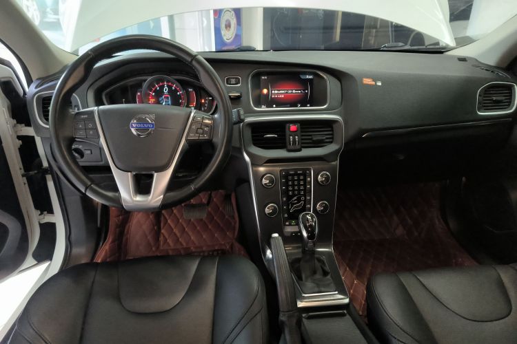 沃尔沃V40 2015款 1.6T 智雅版中控内饰12