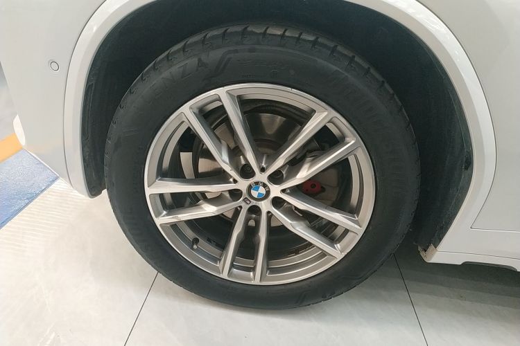 宝马X3 2018款 xDrive30i 领先型 M运动套装 国V车身外观6007