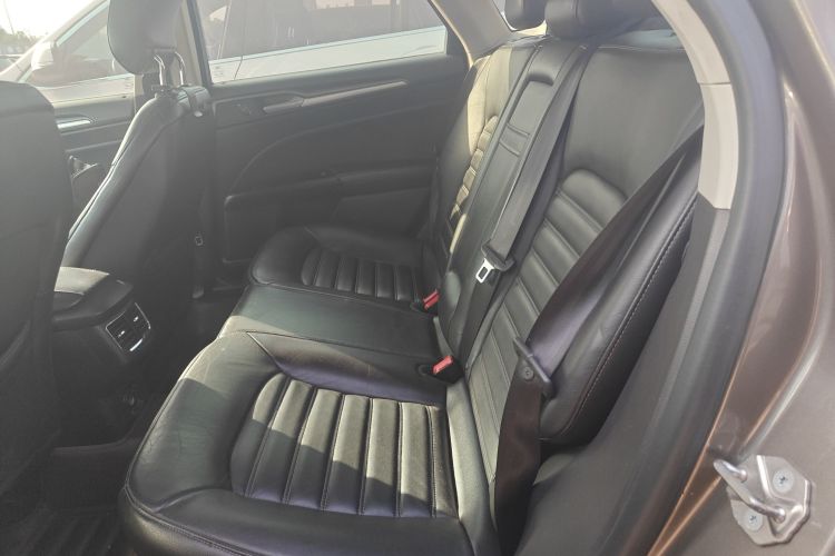 福特 蒙迪欧 2013款 1.5L GTDi180时尚型中控内饰21