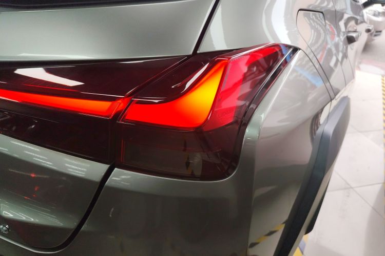 雷克萨斯UX新能源 2020款 300e 纯·悦版车身外观6006