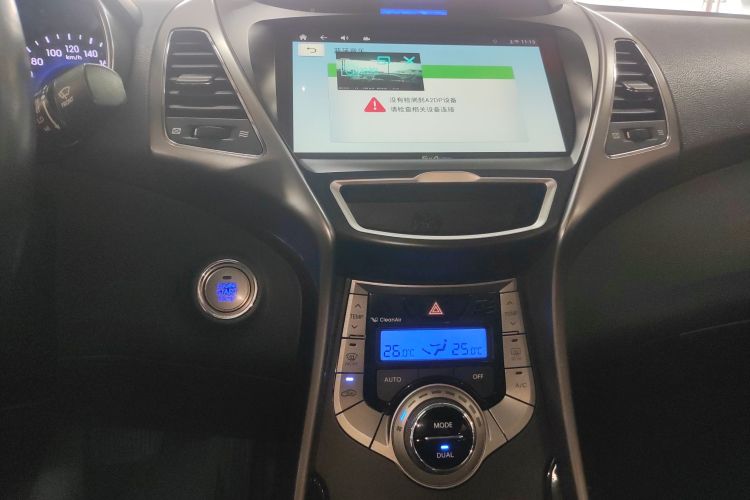 现代 朗动 2013款 1.6L 自动尊贵型中控内饰16