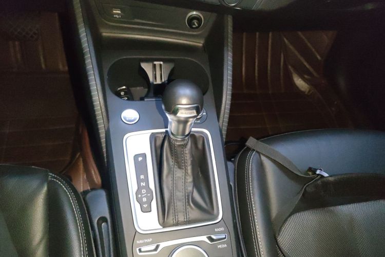 奥迪Q2L e-tron 2019款 Q2L e-tron 纯电智酷型中控内饰18