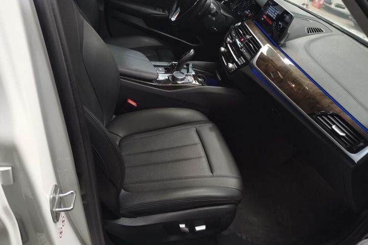 宝马5系 2018款 525Li 豪华套装局部细节41