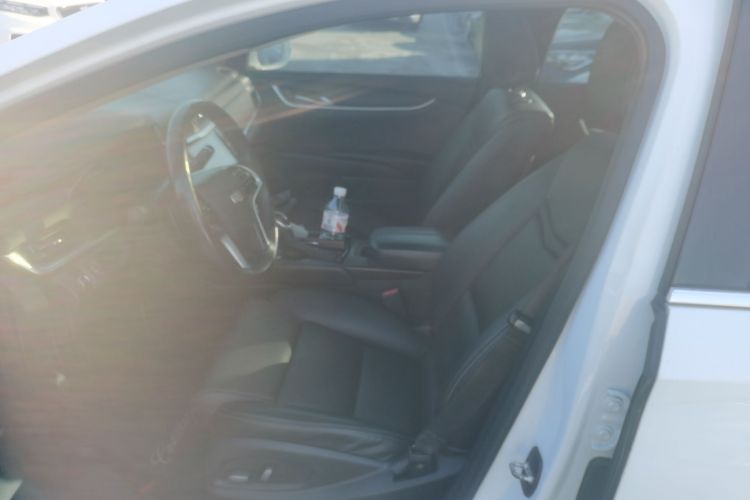 凯迪拉克XTS 2018款 28T 技术型中控内饰19