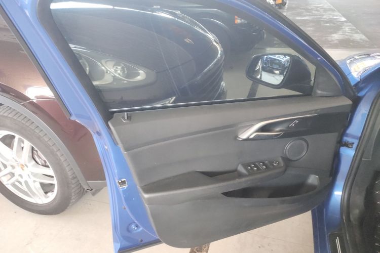 宝马1系 2019款 118i 时尚型中控内饰47