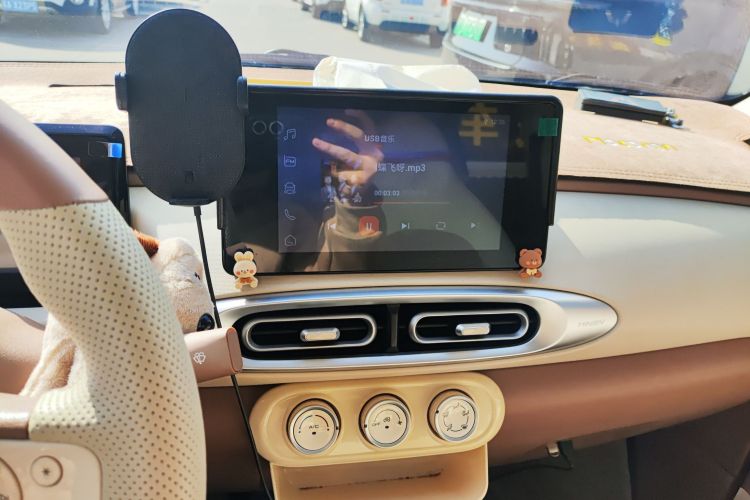 五菱汽车 宏光MINIEV 2025款 四门版 臻享+款中控内饰16