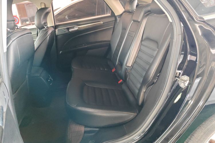 福特 蒙迪欧 2018款 EcoBoost 180 时尚型中控内饰21