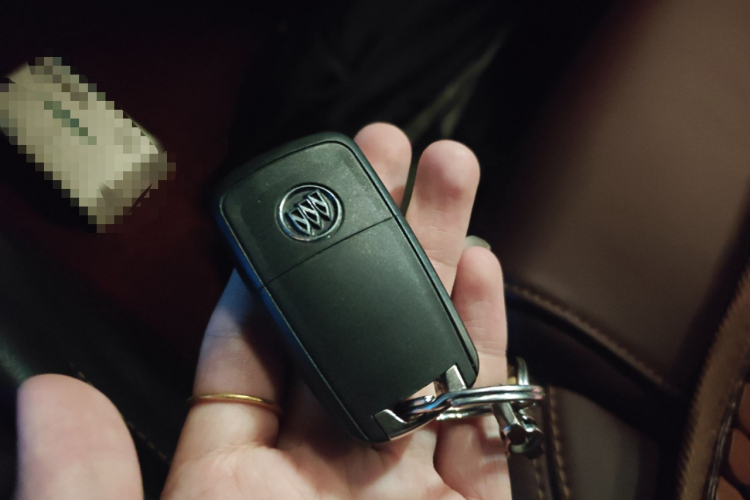 别克 君越 2014款 2.0T SIDI 精英技术型中控内饰11