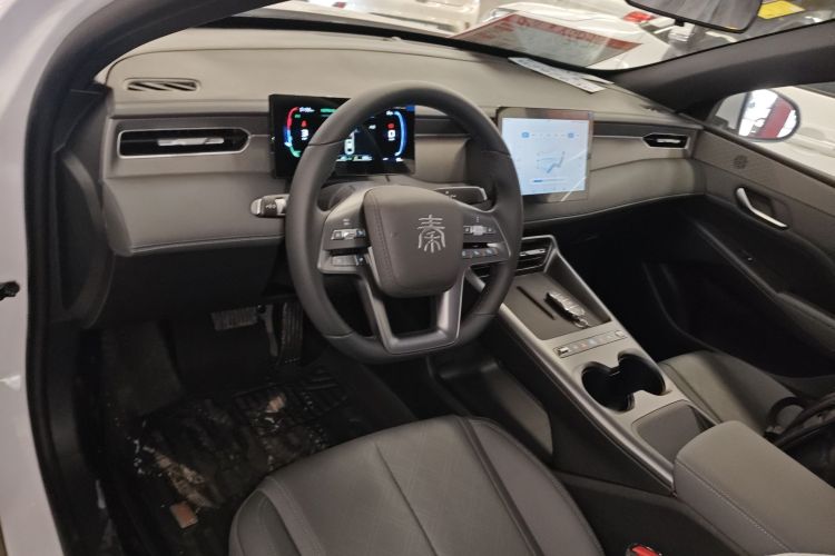 比亚迪 秦PLUS 2025款 DM-i 智驾版 128KM进取型中控内饰12