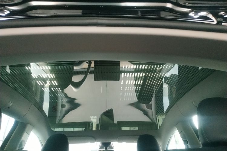 特斯拉 Model Y 2022款 改款 后轮驱动版中控内饰22