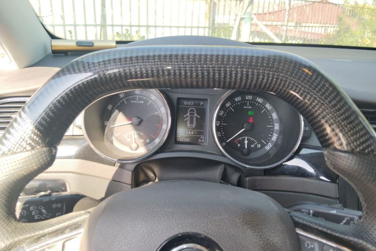 斯柯达 速尊 2014款 2.0TSI L&K限量版中控内饰14