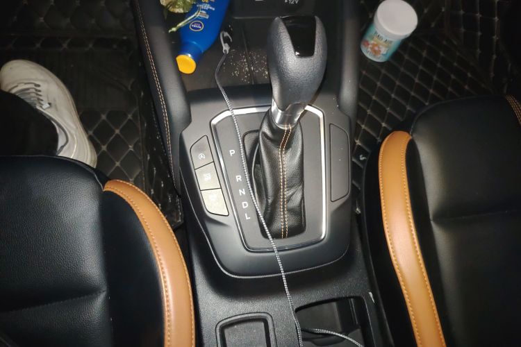 福特 福克斯 2022款 两厢 EcoBoost 180 自动竞速版中控内饰18