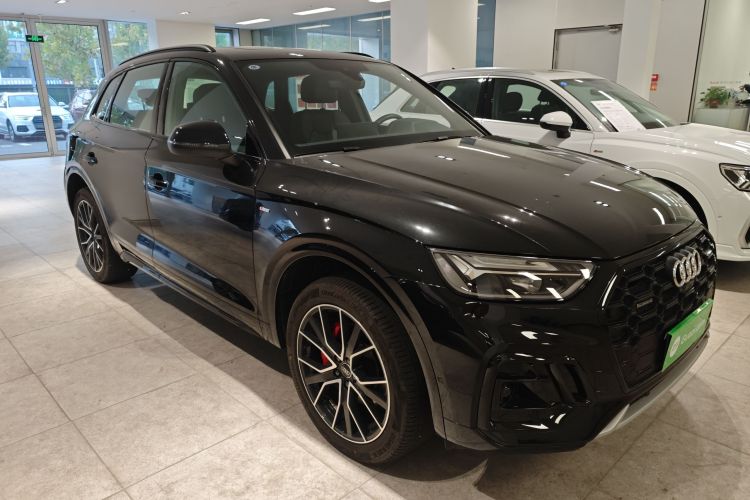 奥迪Q5L 2024款 45 TFSI 豪华动感型车身外观3