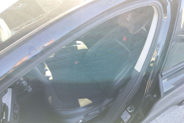 红旗E-QM5 2024款 610km PLUS中控内饰19