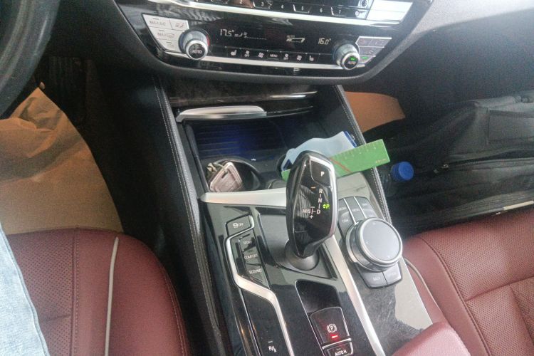 宝马5系 2021款 改款 525Li 豪华套装中控内饰18