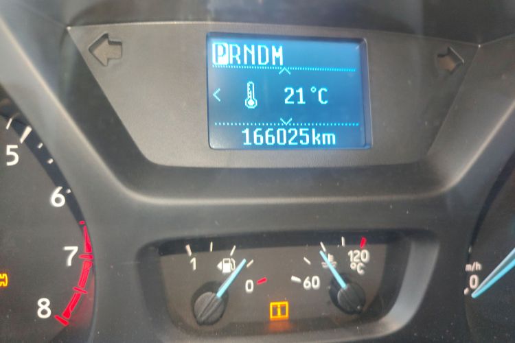 福特 全顺 2020款 2.0T汽油自动多功能商用车中轴低顶双开尾门国VI中控内饰15