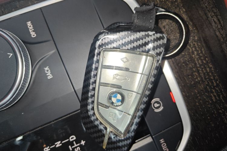 宝马3系 2022款 325Li M运动套装中控内饰11