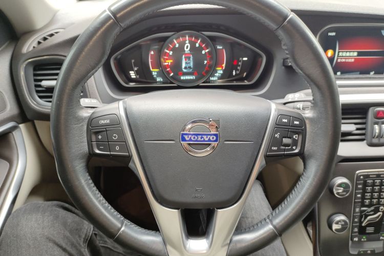 沃尔沃V40 2015款 1.6T 智雅版中控内饰13