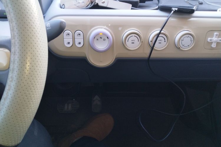 奔腾小马 2025款 222km 灵动马中控内饰16