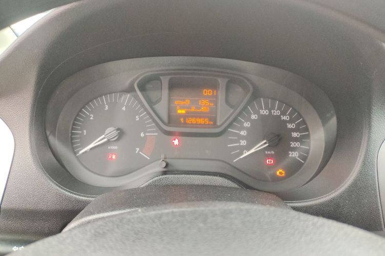 雪铁龙 爱丽舍 2015款 质尚版 1.6L 手动时尚型局部细节14