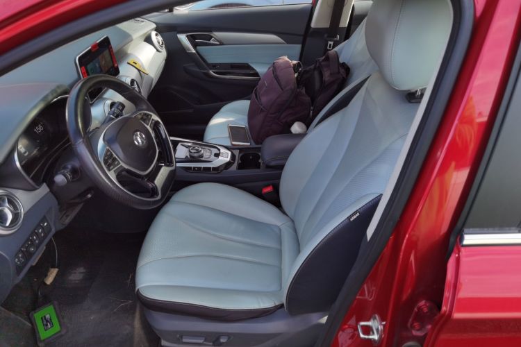 北京汽车 北京EU5 2018款 R550 智潮版中控内饰19