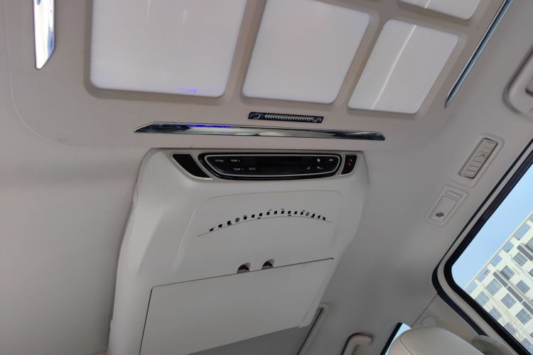 广汽传祺 传祺M8 2021款 改款 领秀系列 390T 豪华版中控内饰22