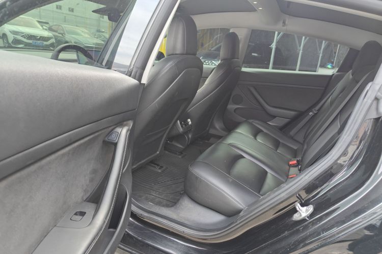 特斯拉 Model 3 2021款 标准续航后驱升级版 3D6中控内饰7004