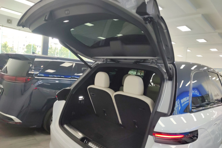 理想汽车 理想L8 2023款 Pro机舱底盘23