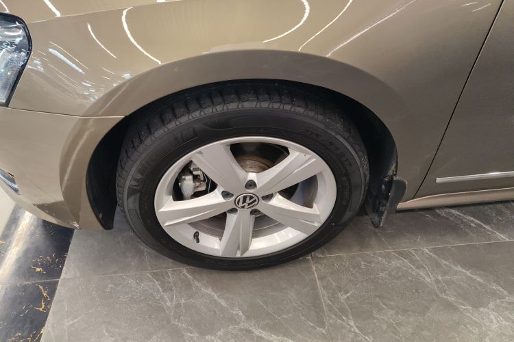 大众 帕萨特 2014款 1.8TSI DSG御尊版车身外观6007