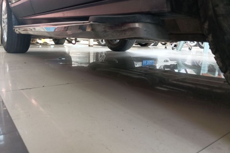 凯迪拉克SRX 2015款 3.0L 舒适型机舱底盘29