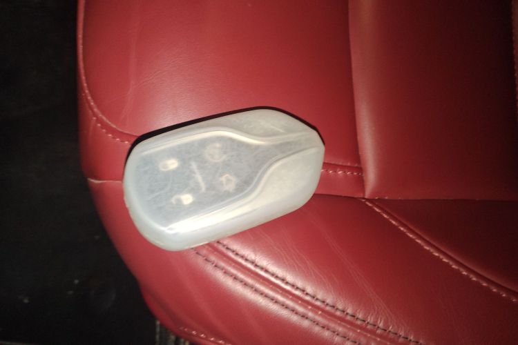 玛莎拉蒂 Levante 2022款 3.0T Modena中控内饰11