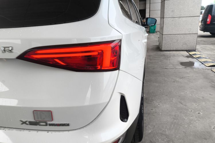 捷途X90 2020款 1.6T DCT影尊版 5座车身外观9