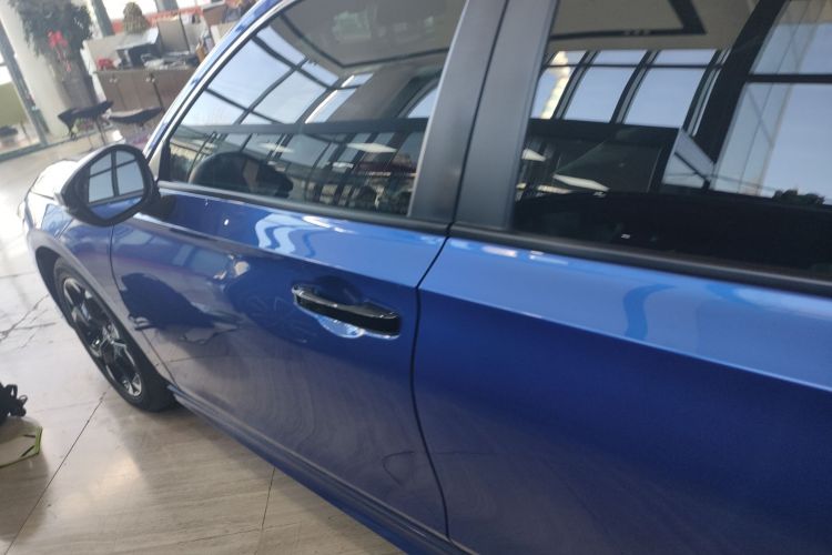 本田 思域 2023款 2.0L e:HEV 锐力版车身外观4