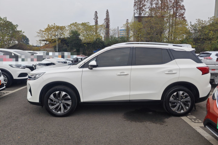 广汽传祺 传祺GS4 2021款 270T 自动智联科技版车身外观4