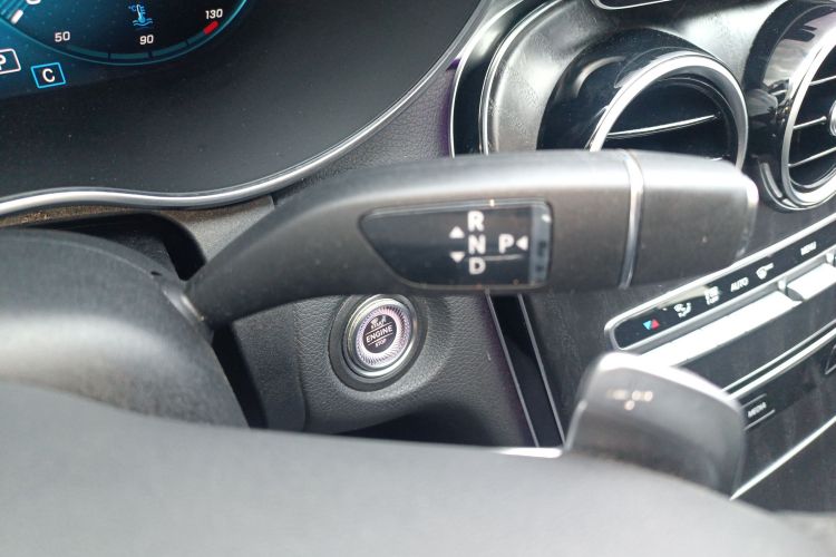 奔驰C级 2020款 改款 C 200 L 时尚型运动版中控内饰18