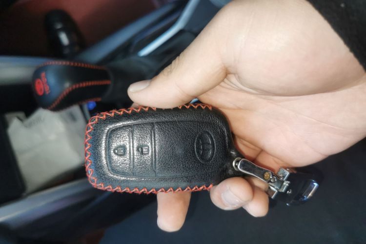 丰田 卡罗拉锐放 2022款 2.0L 精英版中控内饰11