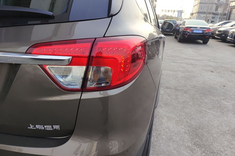 别克 昂科威 2014款 28T 四驱精英型车身外观9