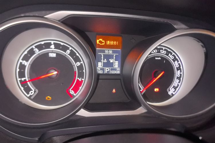 名爵 锐腾 2016款 1.5TGI TST豪华版中控内饰15