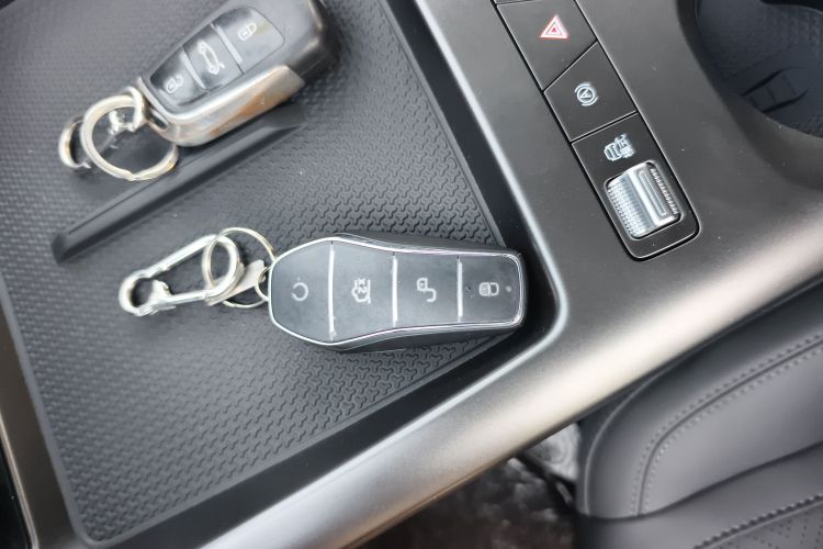 比亚迪 秦PLUS 2025款 DM-i 智驾版 128KM进取型中控内饰7001