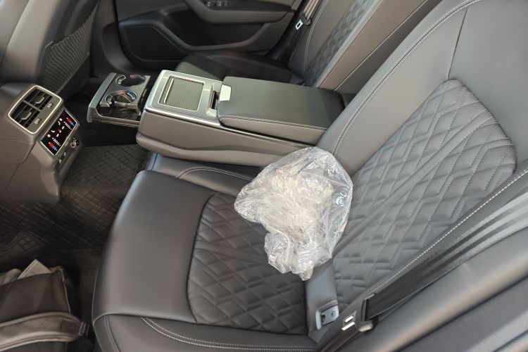 奥迪A6L 2026款 45 TFSI 臻选动感型中控内饰21