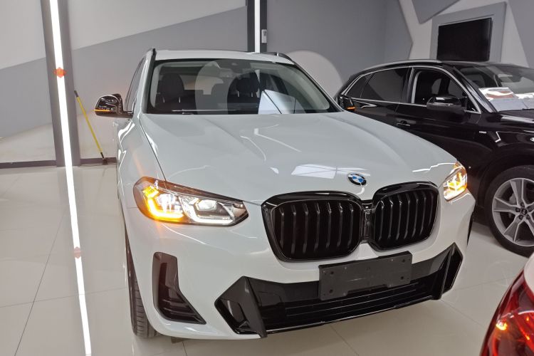 宝马X3 2022款 改款二 xDrive30i 领先型 M曜夜套装车身外观2